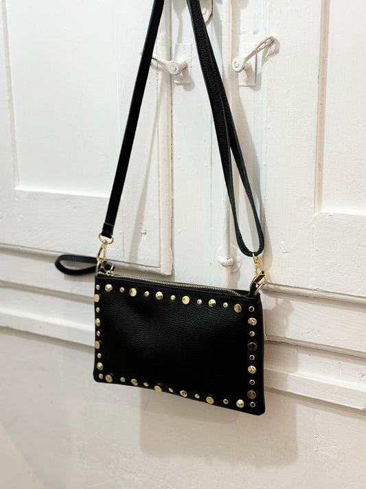 BOLSO/CLUNCH BASICO TACHUELAS NEGRO